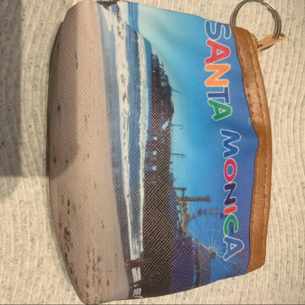 SANTA MONICA Los Angeles Zip Coin Purse with Keychain Ring Great for cha…